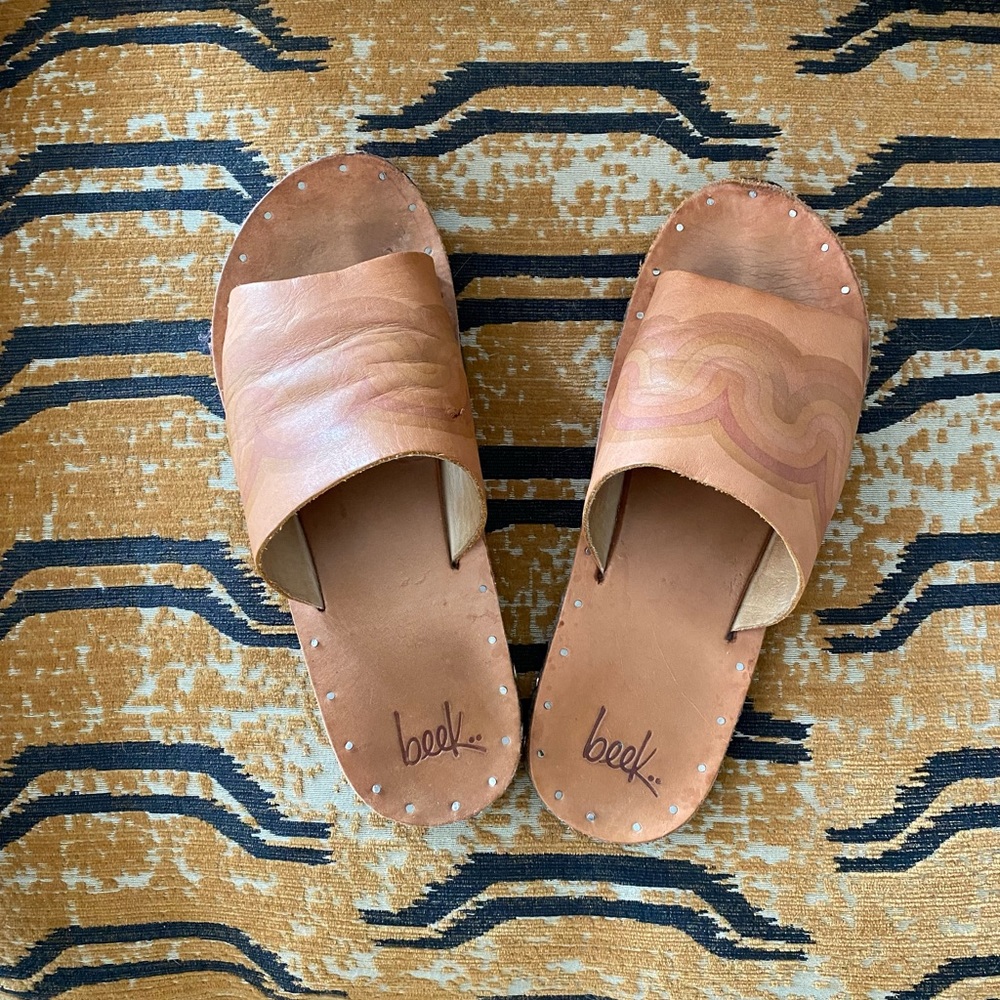 Beek Parrot Serena Sunrise slides size 8